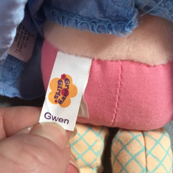 GUC GROOVY GIRLS Gwen - Picture 4 of 5